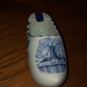 Vtg DBL Dutch wooden shoe style porcelain ashtray